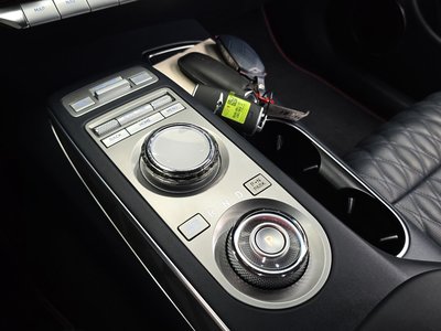 2022 Genesis GV70 photo 9