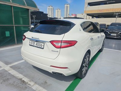 MASERATI LEVANTE - 2