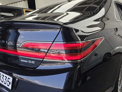 صورة 10 لـ 2019 GENESIS G90