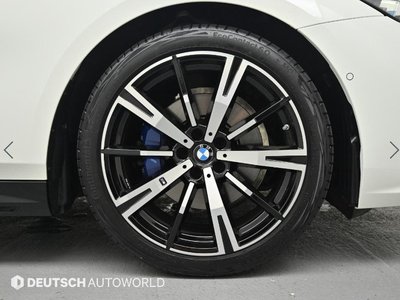 2025 BMW 5 SERIES photo 6