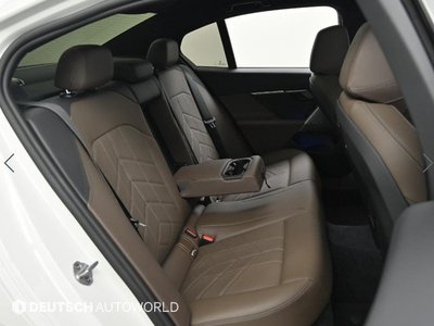 صورة مصغرة 12 لـ 2025 BMW 5 SERIES