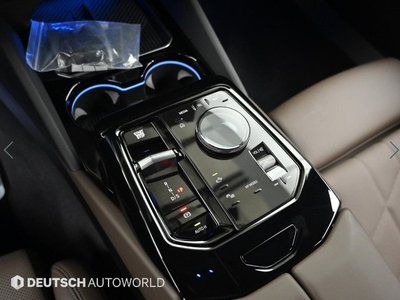 2025 BMW 5 SERIES photo 9
