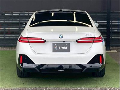 2024 BMW 5 SERIES SEDAN 缩略图 16