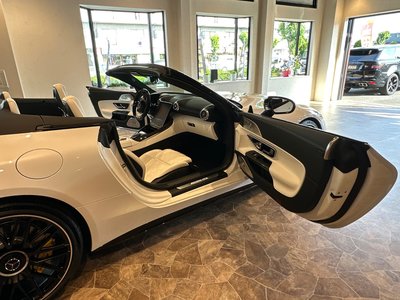 صورة 9 لـ 2023 Mercedes-BENZ SL AMG