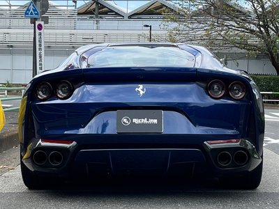 FERRARI 812 - 7