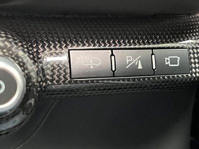 FERRARI 812 - 4