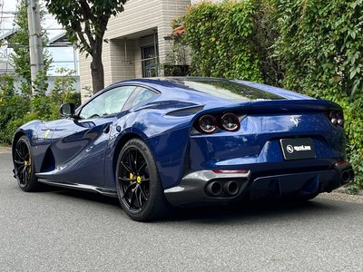 FERRARI 812 - 6