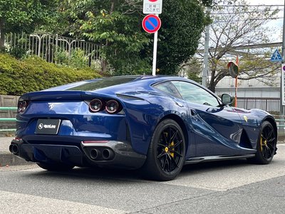 FERRARI 812 - 8
