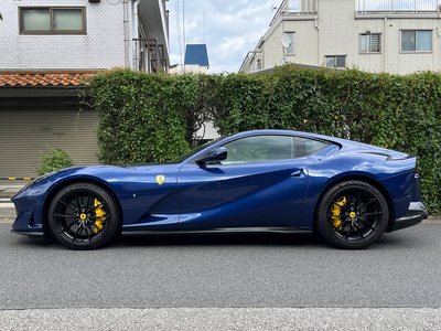 FERRARI 812 - 5