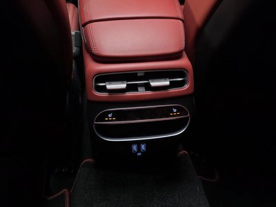 صورة مصغرة 24 لـ 2021 Genesis GV70