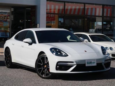 PORSCHE PANAMERA - 1