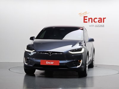 TESLA MODEL X - 2