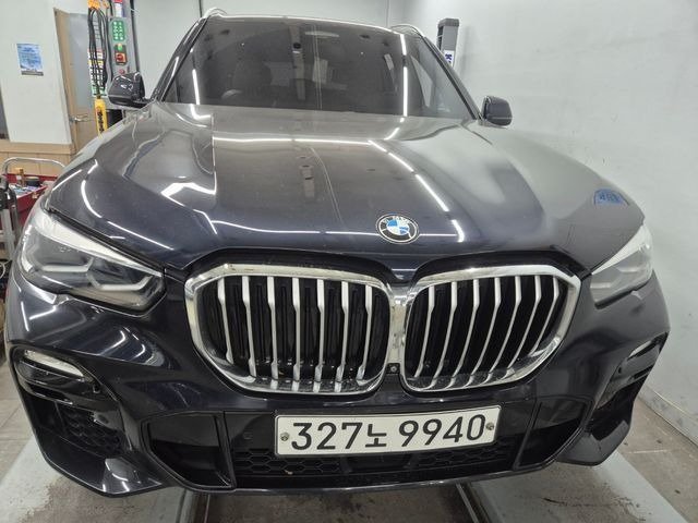 BMW X5 - View 1