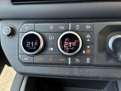 LAND ROVER DEFENDER - 8