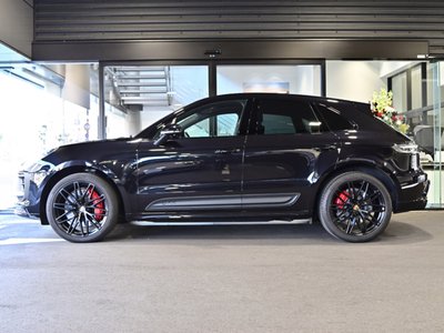 PORSCHE MACAN - 2