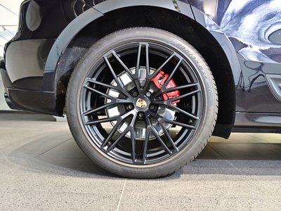 PORSCHE MACAN - 9