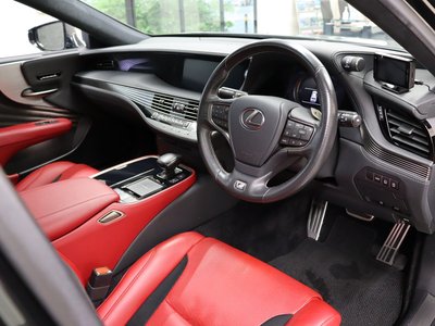 2020 Lexus LS photo 7