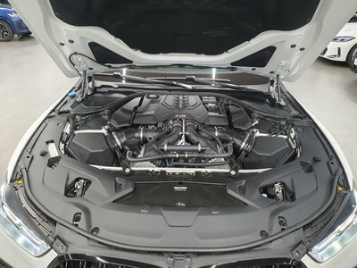 BMW M8 - 7
