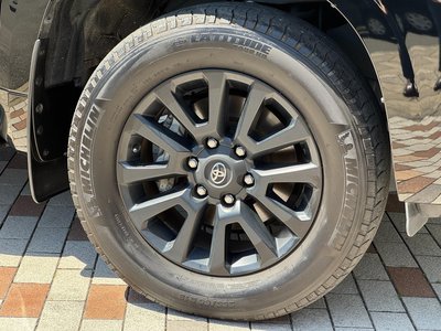TOYOTA LAND CRUISER PRADO - 10