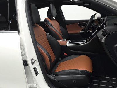 2024 Mercedes-BENZ GLC — миниатюра 17