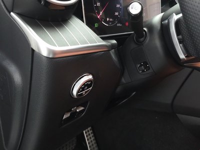 2024 Mercedes-BENZ GLC — миниатюра 30