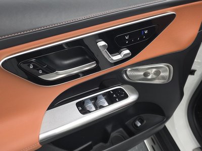 2024 Mercedes-BENZ GLC — миниатюра 35