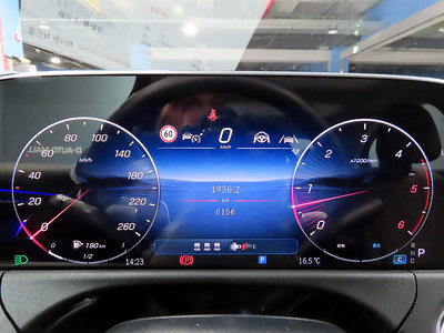 MERCEDES-BENZ E-CLASS - 4