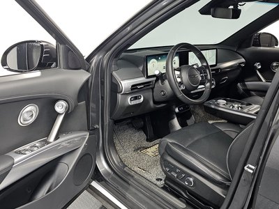 2022 Genesis GV60 thumbnail 13