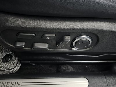 2022 Genesis GV60 thumbnail 31