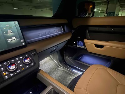 LAND ROVER DEFENDER - 10