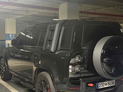 LAND ROVER DEFENDER - 4