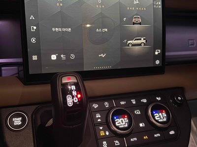 LAND ROVER DEFENDER - 9