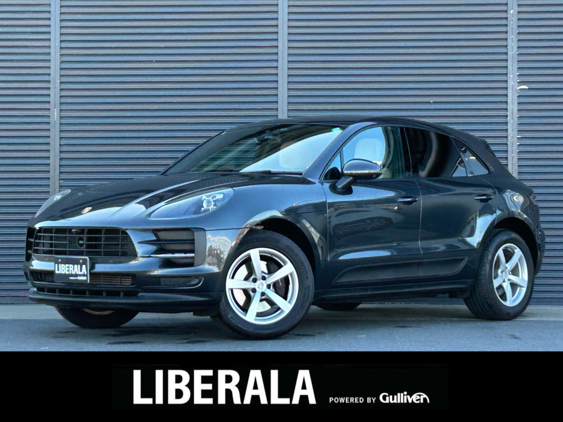 PORSCHE MACAN - View 1