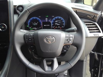 2026 Toyota ALPHARD — фото 13