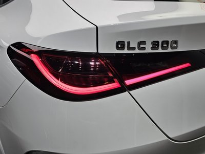 MERCEDES-BENZ GLC - 10