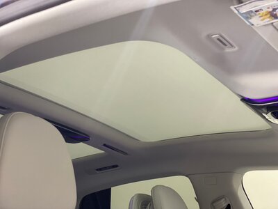 MERCEDES-BENZ EQS - 7