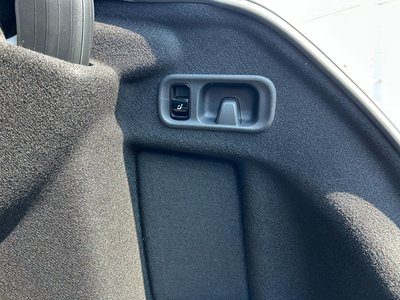 2026 Mercedes-BENZ C-CLASS — миниатюра 32