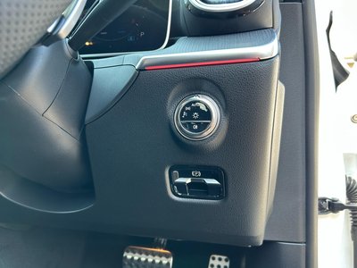 2026 Mercedes-BENZ C-CLASS — миниатюра 38