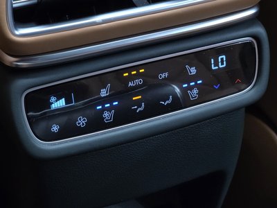 2024 Genesis GV80 thumbnail 13
