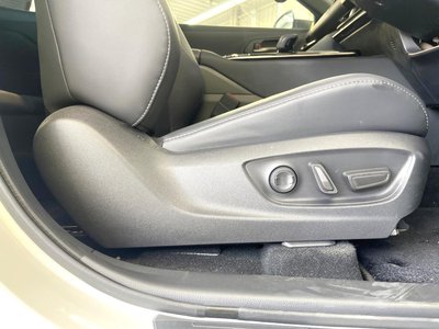 2025 Toyota CROWN CROSSOVER thumbnail 33