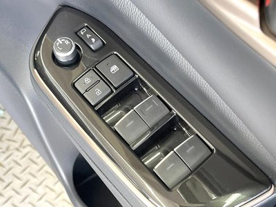 2025 Toyota CROWN CROSSOVER thumbnail 31