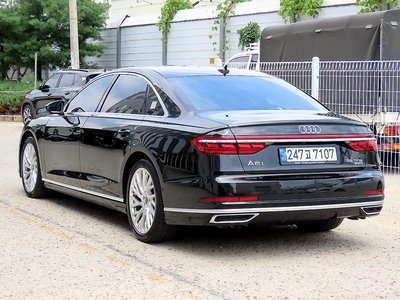 2021 AUDI A8 photo 4