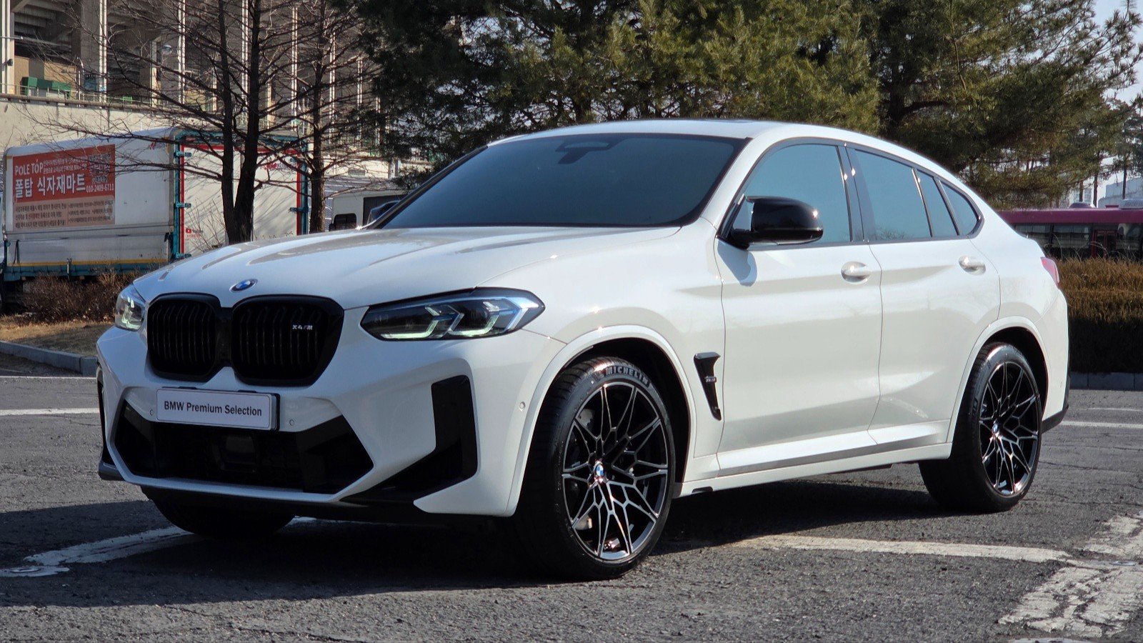 BMW X4 M - View 1