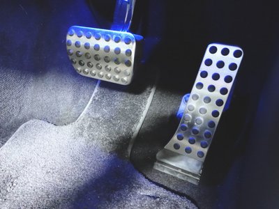 MERCEDES-BENZ E-CLASS - 9