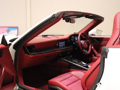 2022 Porsche 911 — миниатюра 31