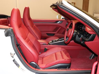 2022 Porsche 911 — миниатюра 27