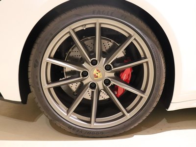 2022 Porsche 911 — миниатюра 20