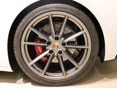 2022 Porsche 911 — миниатюра 19