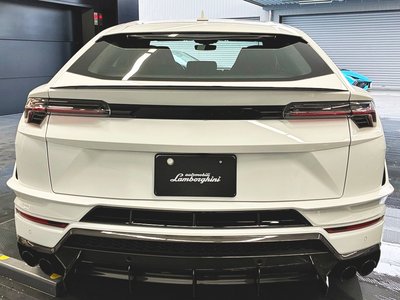 LAMBORGHINI URUS - 7