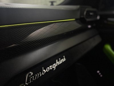 2021 Lamborghini URUS photo 7